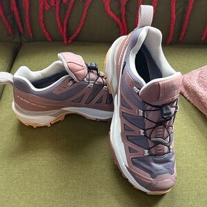 Salomon Women's waterproof, Hiking / Scandinavian Streetwear Shoe